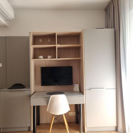 Aparthotel In Warsaw Very Close To The City Center, Free Underground Parking, Wifi, Air Conditioning, Balcony Dış mekan fotoğraf