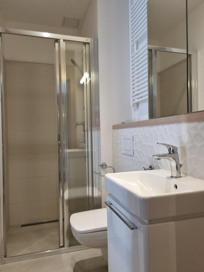 Aparthotel In Warsaw Very Close To The City Center, Free Underground Parking, Wifi, Air Conditioning, Balcony Dış mekan fotoğraf